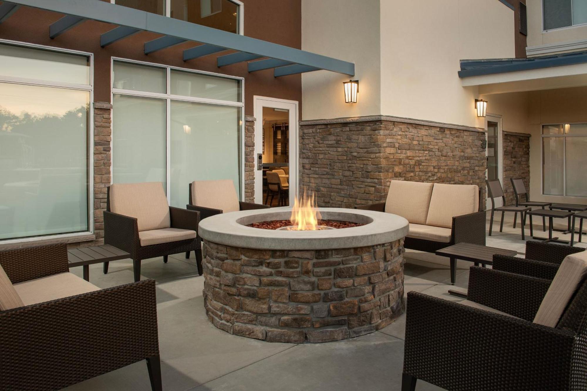 Residence Inn By Marriott Fresno 클로비스 외부 사진